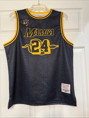 Mamba #24 Black & Gold Boys XL Basketball Jersey Kobe Bryant